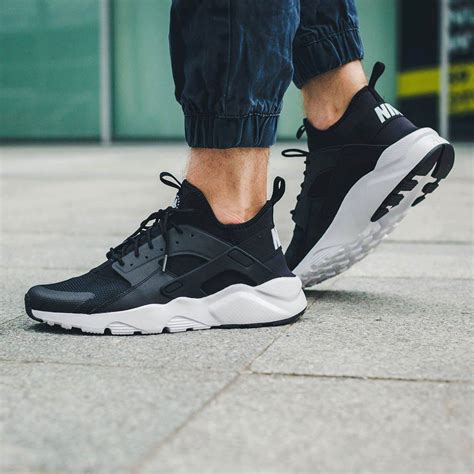 nike air huarache ultra black and white.